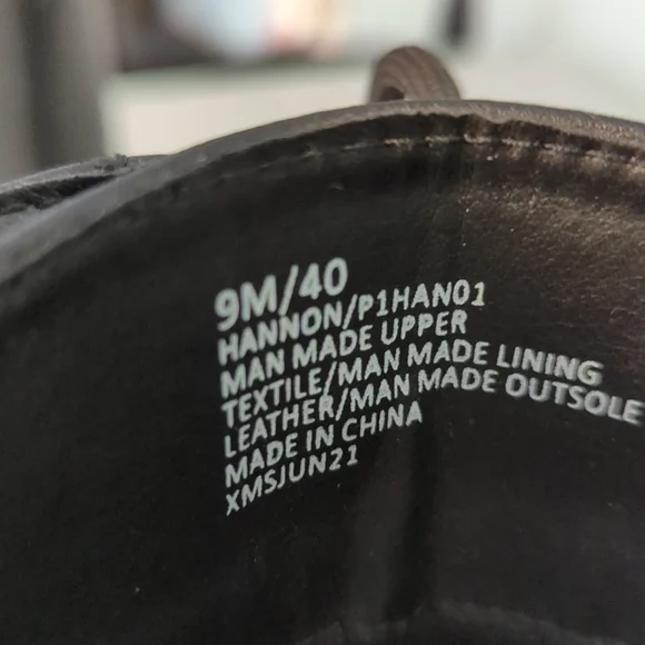 Woman's zip boots - Picture 3 of 4